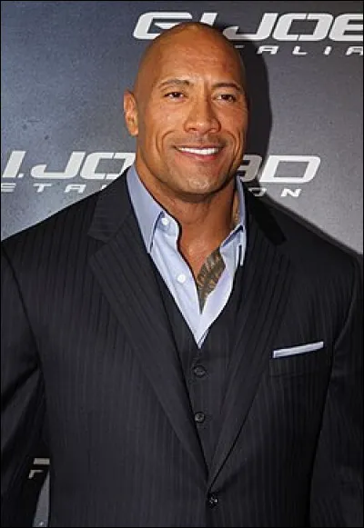 Quand il était catcheur, quel était le surnom de l'acteur Dwayne Johnson ?