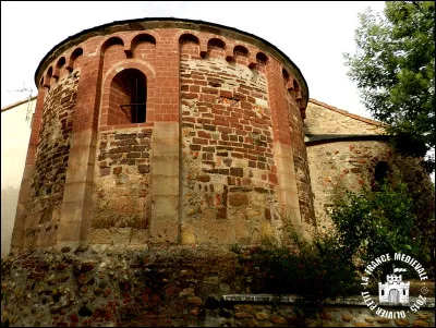 Cette chapelle se trouve à Perpignan. Quel est son nom ?