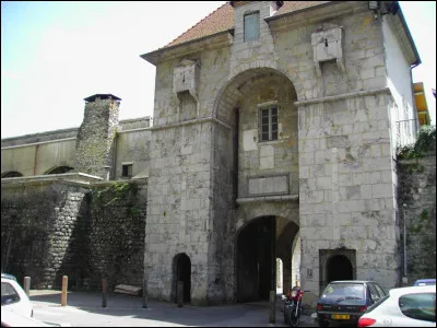 Quel est le nom de ce site historique qui se trouve dans la ville de Grenoble ?