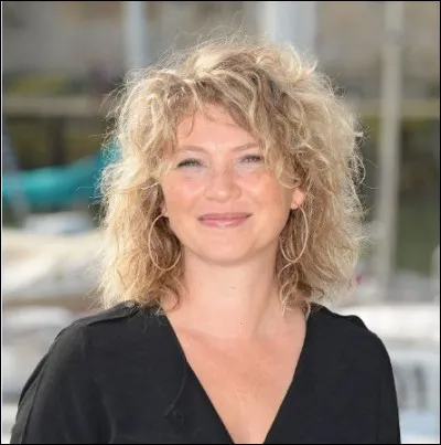 Dans quelle série policière française Cécile Bois incarne-t-elle le personnage principal ?