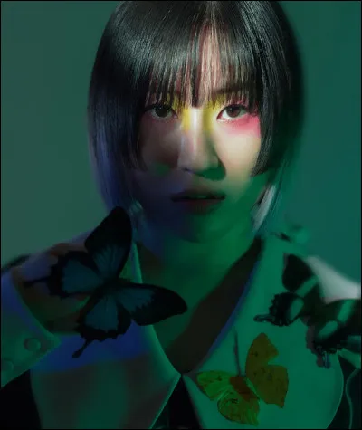 Comment s'appelle la chanteuse du générique de "My Demon" ?