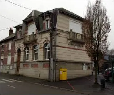 Aujourd'hui nous partons, pour commencer, dans les Hauts-de-France, à Bienvillers-au-Bois. Village de l'aire d'attraction Arrageoise, il se situe dans le département ...