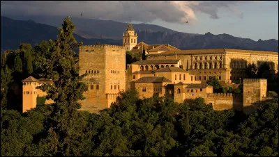 Où se situe l'Alhambra ?