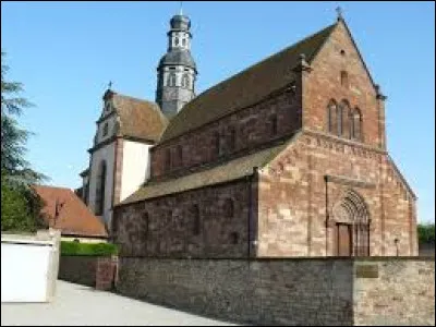 Je vous propose de commencer cette nouvelle balade au pied de l'église abbatiale Saint-Cyriaque, à Altorf. Commune de l'arrondissement de Molsheim, elle se situe dans le département ...