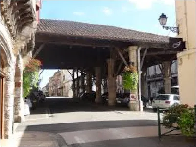 Je vous attends &agrave; pr&eacute;sent devant la halle de Gimont. Ville Gersoise, travers&eacute;e par la Gimone et la Marcaoue, elle se situe dans l'ex r&eacute;gion ...