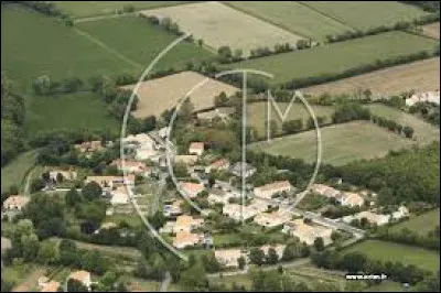 Voici une vue de Taillepied. Lieu-dit de la commune de Saint-Symphorien, dans l'agglom&eacute;ration Niortaise, il se situe dans le d&eacute;partement ...