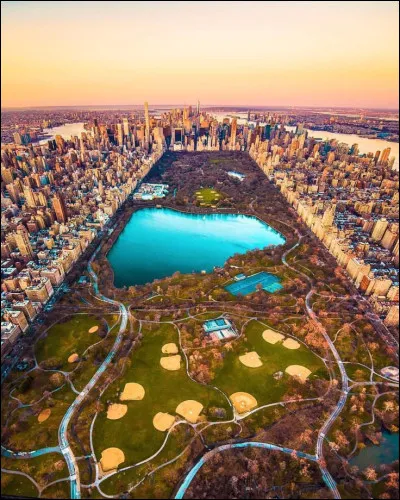 A quel écrivain français doit-on le thriller psychologique "Central Park", publié en 2014 ?