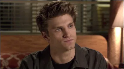 Toby est joué par...