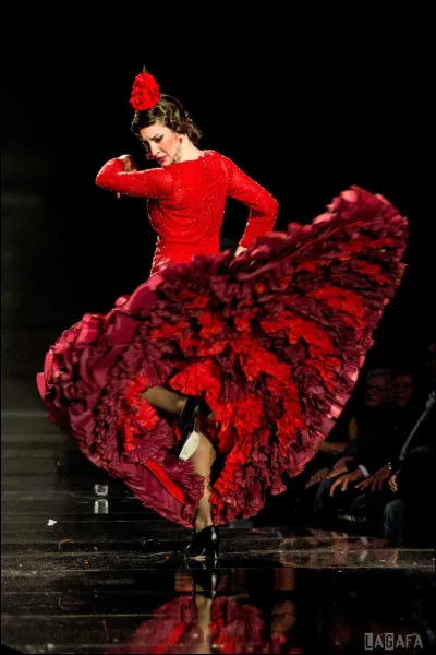 De quel pays est originaire la tenue flamenca ?