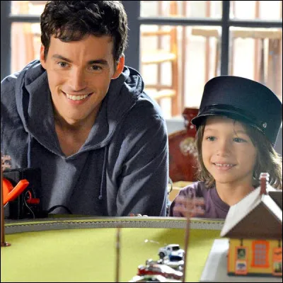 Quel est le lien entre Malcolm et Ezra ?