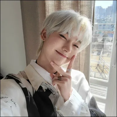 De quel groupe de k-pop fait partie Sunoo ?