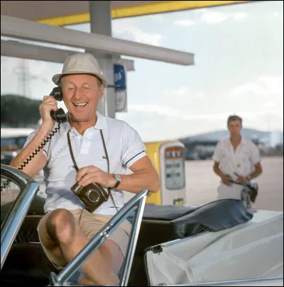 En fait Bourvil était beaucoup enfermé dans son rôle de gars naïf et ignorant
Malgré cela il a pu faire d'autres films avec des personnages sérieux.