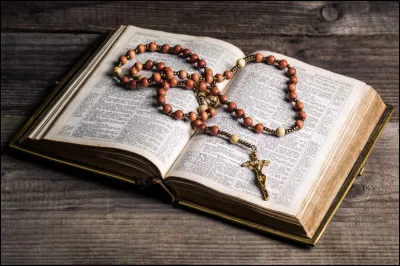 Quel le nom de ce chapelet de prière ?