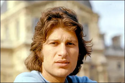 Qui est ce chanteur, interprète du titre ''C'est ma prière'' ?