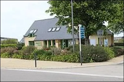 Nous partons en Bretagne, à Confort-Meilars. Village de l'arrondissement de Quimper, il se situe dans le département ...