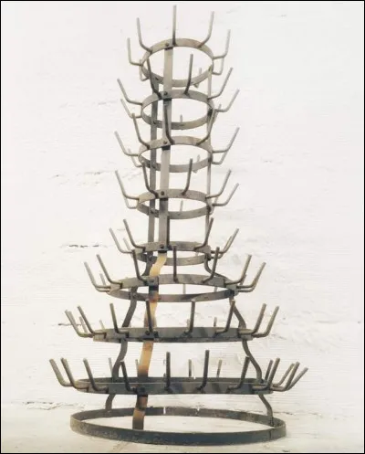 Son château était mal fréquenté.