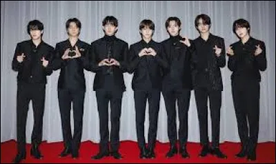 Qui sont les membres de la gauche vers la droite ?