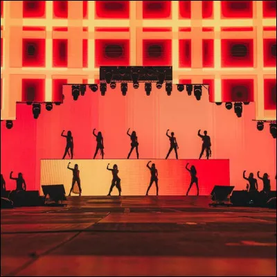 La photo au-dessus appartient à quelle chanson ?