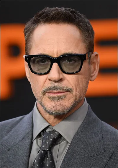 Qui joue le grand milliardaire Tony Stark, alias Iron Man ?