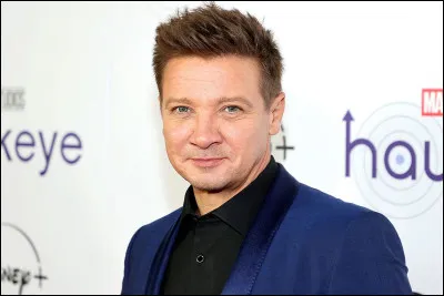 Qui joue Clint Barton, alias Hawkeye ?