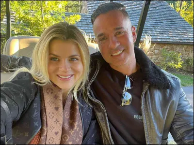 Tu es un novice de lUniversité de magie et un élève thumilie devant tous les autres, comment réagis-tu ?