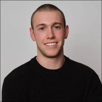 Tu as toujours été un bon élève et un jour, tu as un rendez-vous avec un professeur. Il te propose de partir seul avec lui en expédition pour rechercher un artefact surpuissant. Comment réagis-tu ?