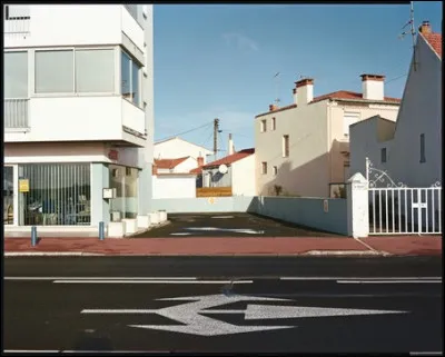Quel est ce photographe qui s'est intéressé à la France rurale et périphérique ?