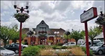 Pour commencer cette nouvelle balade, nous partons dans les Hauts-de-France, à Annequin. Ville de l'aire urbaine Béthunoise, elle se situe dans le département ...