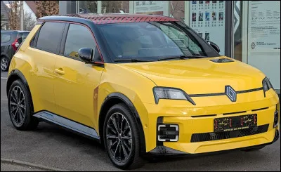 Combien de motorisations différentes seront proposées sur la Renault 5 E-Tech électrique ?