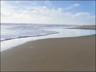 Quelle est la longueur de la plage de l'Espiguette, située au Grau-du-Roi ?