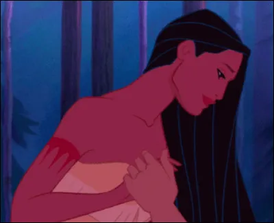 Quel objet, ayant appartenu à sa mère, Powhatan offre-t-il à sa fille ?