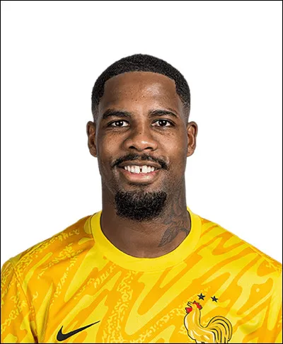 Comment est surnommé le footballeur français Mike Maignan ?