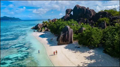 Quel océan entoure l'île des Seychelles ?