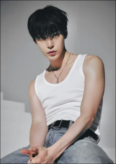 Dans quel groupe K-pop est Doyoung ?