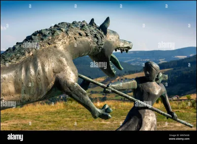 À l'époque, au Gévaudan, de mystérieuses attaques de loups firent des morts. Comment s'appelle ce loup ?