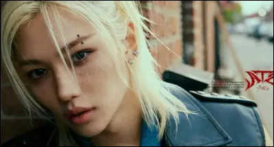 Est-ce que tu es in love de Felix quand il a les cheveux blonds ?