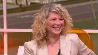 Km 32,4 : Les Champs-Géraux. C'est dans cette commune que nait François Pinault, homme d'affaires milliardaire français, fondateur des sociétés Artémis et Kering, dans quel commerce a-t-il tiré ses marrons ?