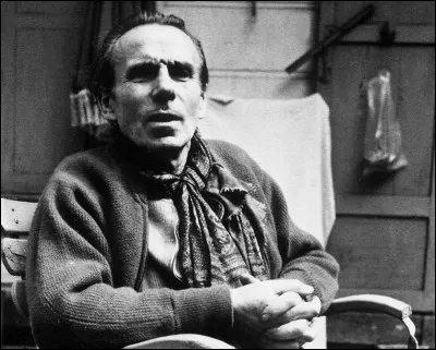 Qui est cet écrivain français, auteur du roman inachevé ''Casse-pipe'' ?