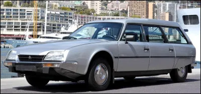 Grande routière, elle avale les kilomètres dans un excellent confort. Ce break est une...