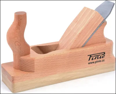 Quel est le nom de cet outil, un rabot polyvalent pour d&eacute;grossir, aplanir et dresser ?