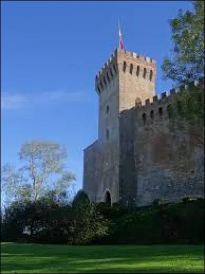 Je vous attends au pied du château de Morlanne. Village de l'aire d'attraction Paloise, traversé par le Luy de Béarn, il se situe dans le département ...