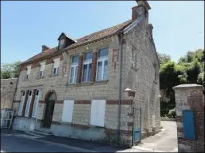 Petit village Axonais de 42 habitants, Serval se situe dans l'ex région ...