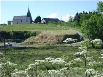 Nous partons dans le Morvan, à Gien-sur-Cure. Village de l'arrondissement de Château-Chinon-(Ville), il se situe dans le département ...