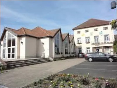 Je vous emmène en Lorraine, à Langatte. Village de l'aire d'attraction Sarrebourgeoise, il se situe dans le département ...