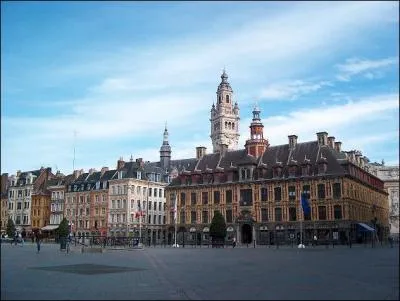 Place principale de Lille que les habitants appellent le plus souvent grand'Place, son nom vritable depuis 1944 est place ...