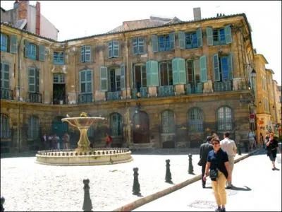 Vous pourrez visiter la place d'Albertas dans l'ancienne capitale de la Provence, fonde en 122 av. JC, dont les habitants sont appels les Aquisextains. C'est  ...
