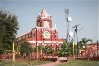 Dans quel pays des Grandes Antilles se situe la ville de Jérémie ?