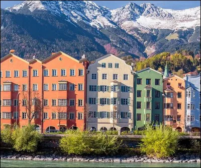 De quel État fédéral d'Autriche la ville d'Innsbruck est-elle la capitale ?