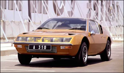 Quel est ce modèle de 1971 du constructeur Alpine ?