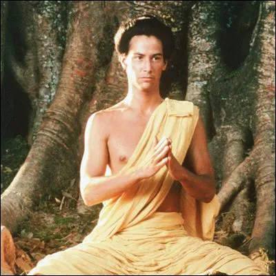 Quel réalisateur a consacré une trilogie de films à lOrient, dont "Little Buddha" en 1993 ?